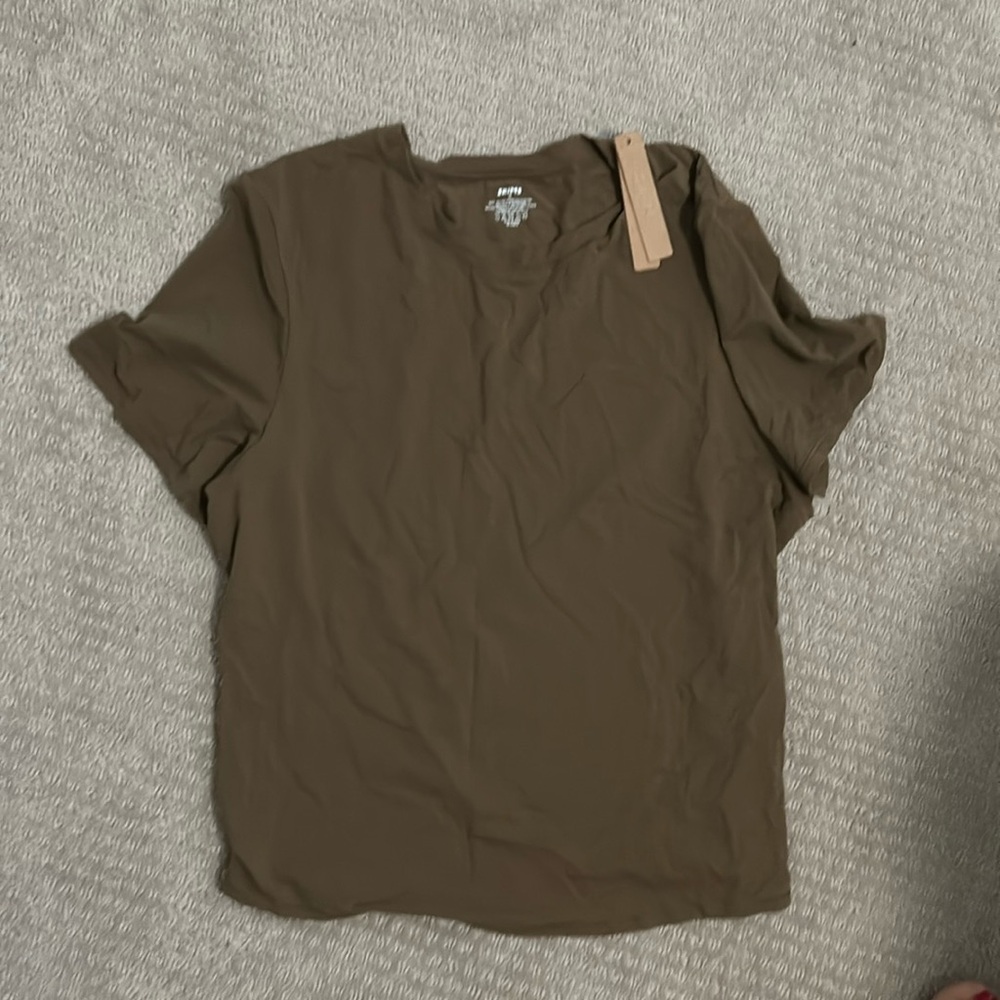 2XL SKIMS brown tshirt